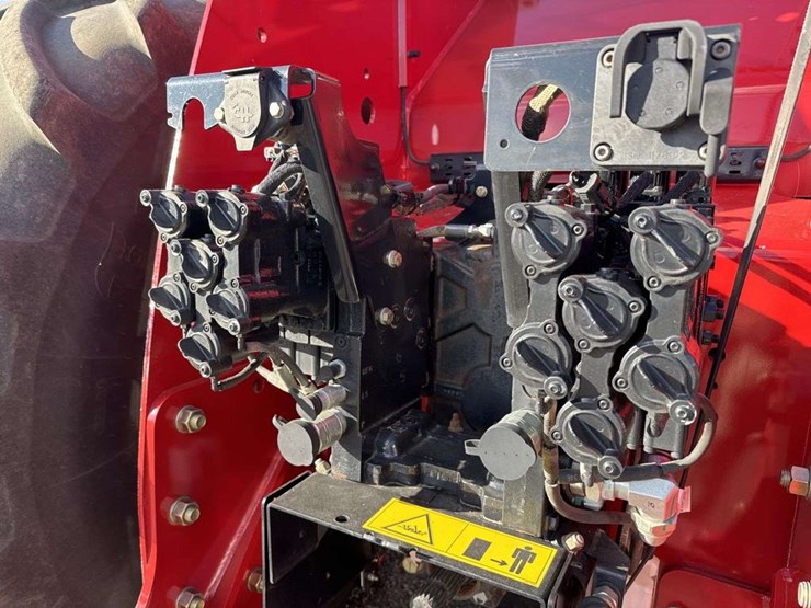 2020-case-ih-420-image-13