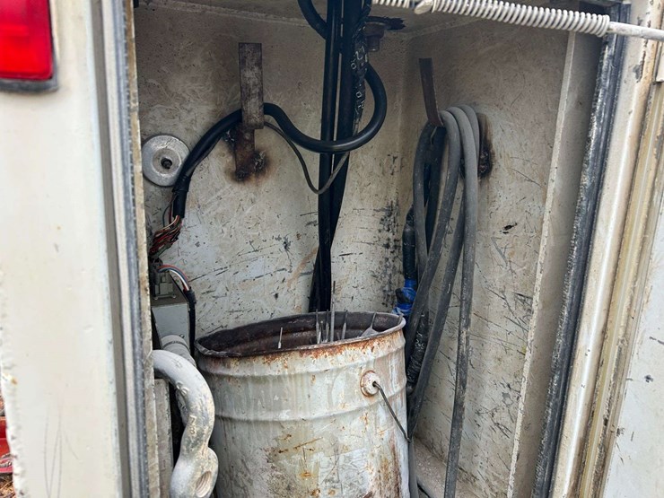 2000-ford-f650-image-43