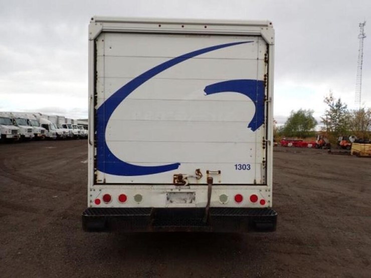 2013-freightliner-mt55-image-14