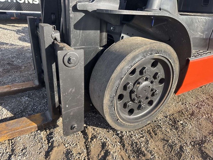 2016-toyota-fork-lift-image-17