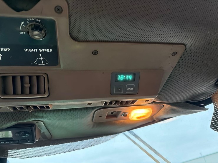 john-deere-8450-image-36