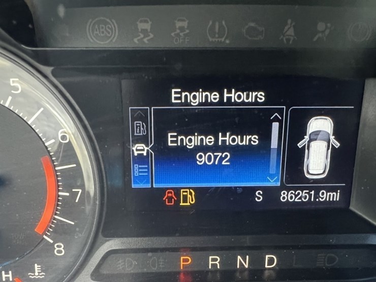 2017-ford-explorer-image-30