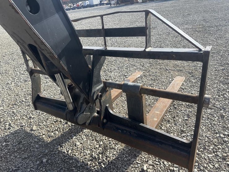 2015-jlg-g6-42a-image-16