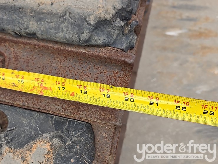 2016-caterpillar-312fgc-image-21