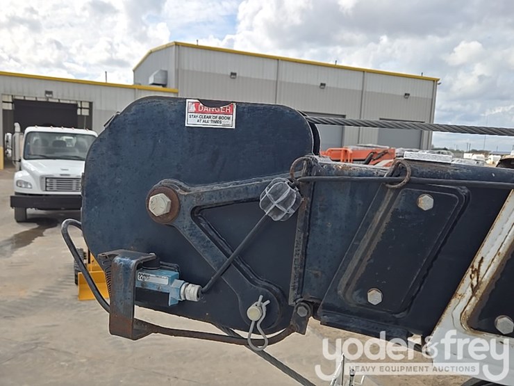 2014-dodge-service-truck-image-17