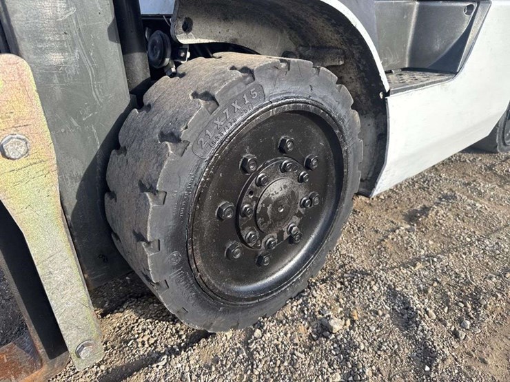 2016-nissan-unicarrier-fork-lift-image-14