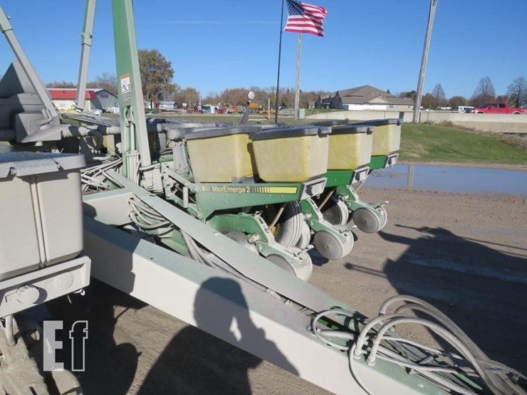 john-deere-7200-image-3