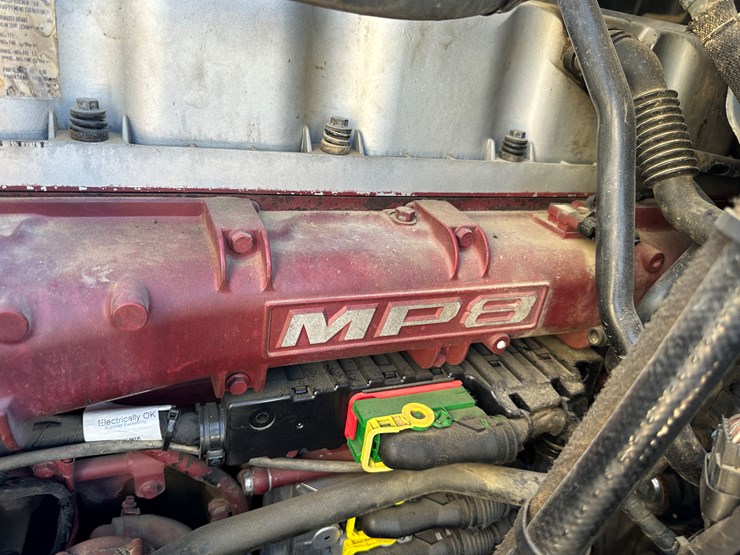 #33701-•-2011-mack-cxu-sleeper-truck-tractor-1m1aw09y4bm013132-image-52