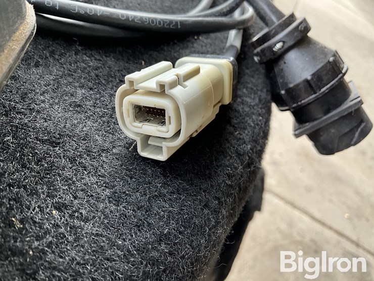 john-deere-jd-link-modular-telematics-gateway-4g-lte-image-13