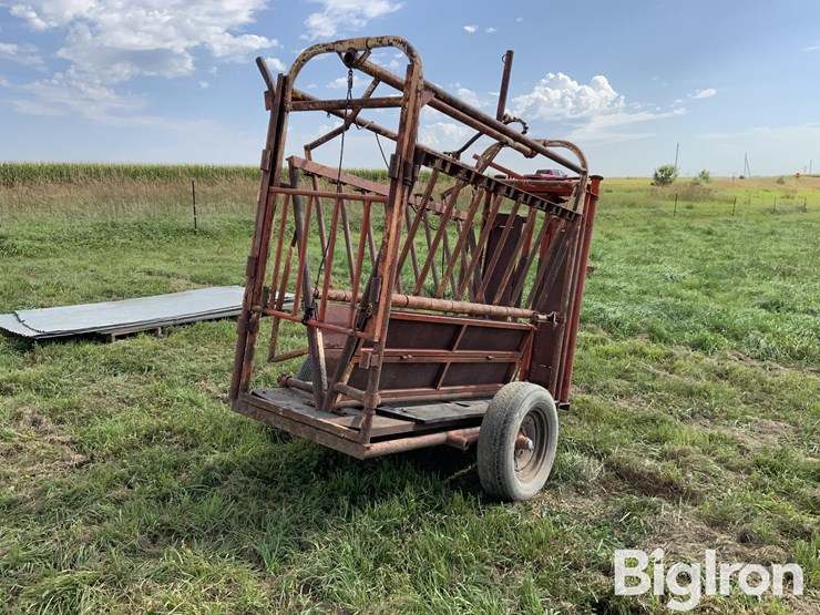 pinkleman-portable-cattle-chute-image-5