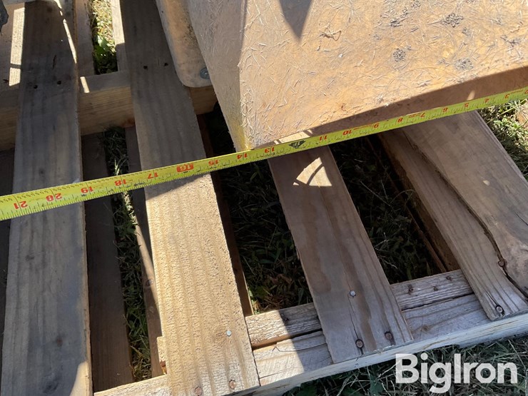 pallet-of-exhaust-fans-image-12