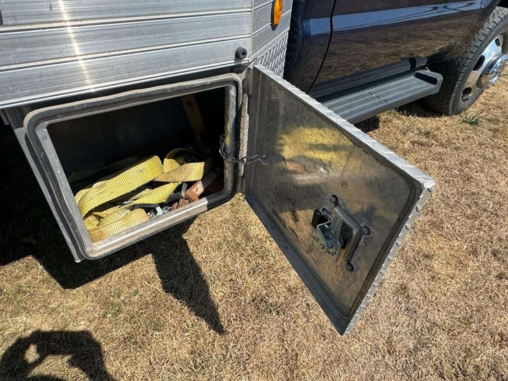 2015-ford-f350-xlt-image-25