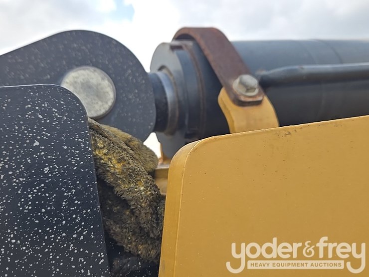 2019-caterpillar-tl1255d-image-51