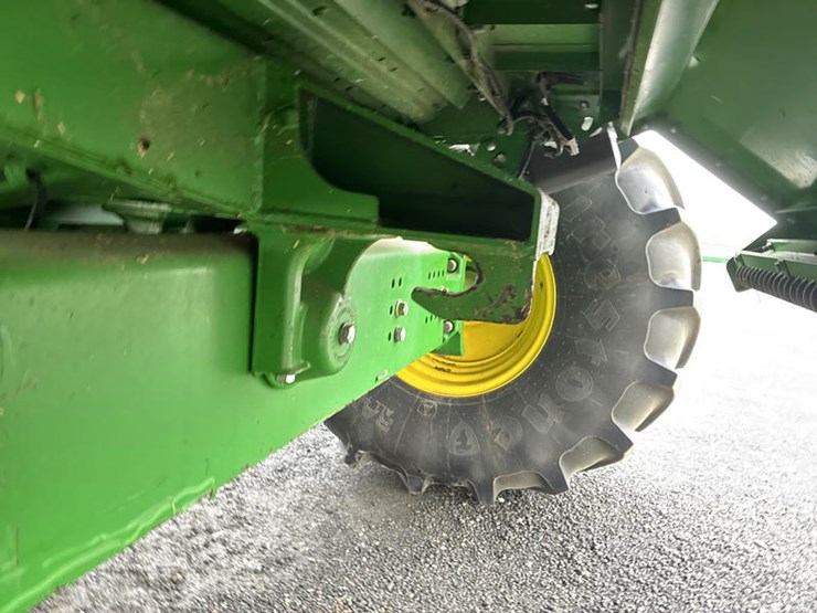 2013-john-deere-s670-image-47