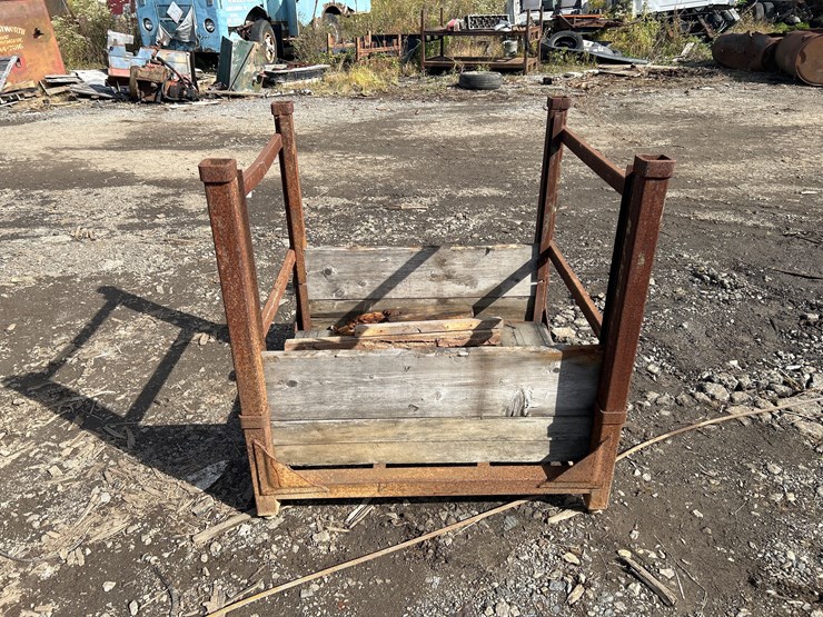 #125-•-44”-x-40”-steel-crate-image-3