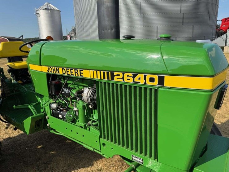 john-deere-2640-image-14