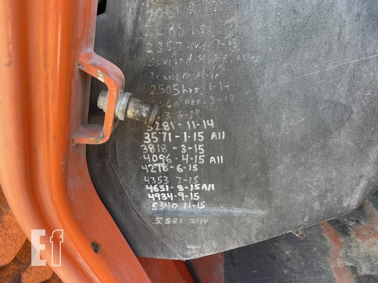 2011-jlg-g10-55a-image-15