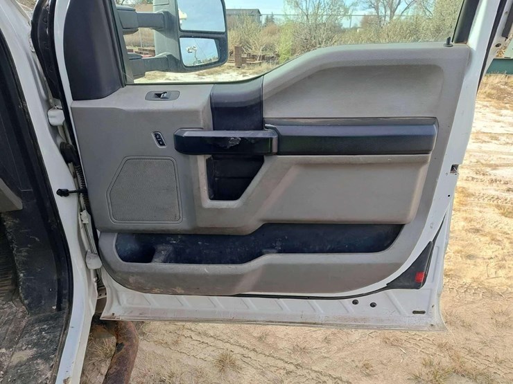 2018-ford-f550-image-26