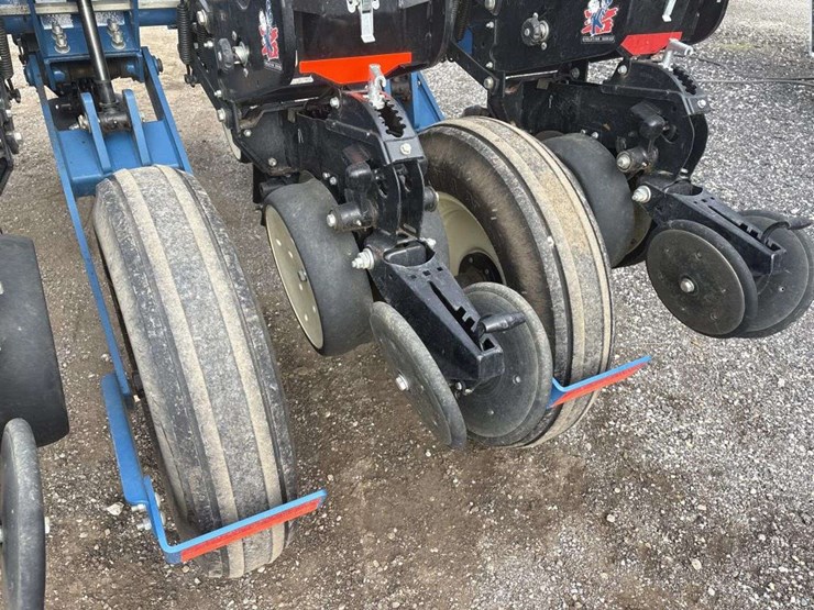 kinsey-3000-planter-image-21