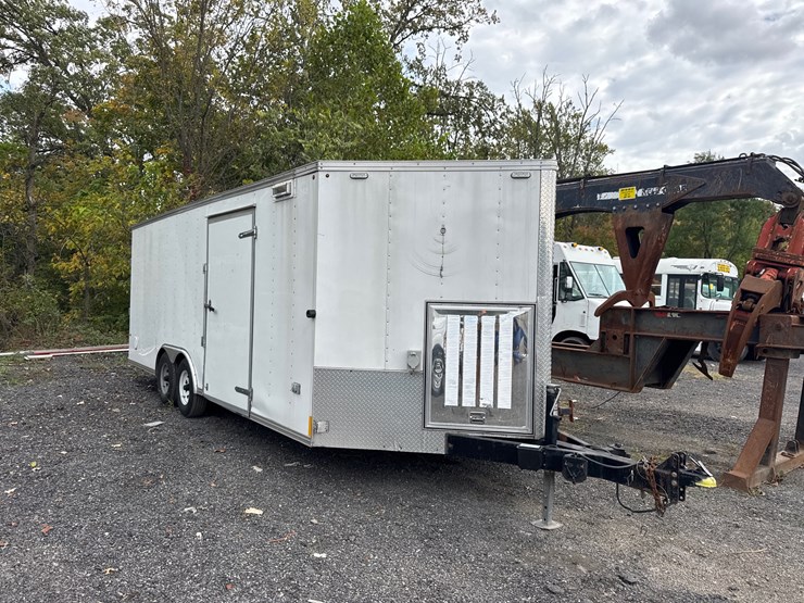 #133-•-2012-24’-carmate-enclosed-trailer-(bad-frame)-image-1