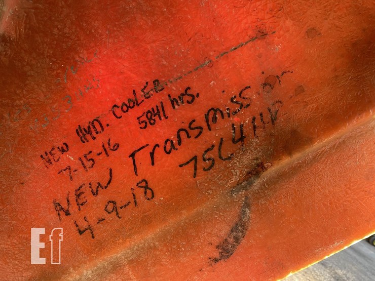 2011-jlg-g10-55a-image-40