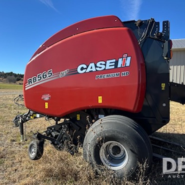 2022 CASE IH RB565