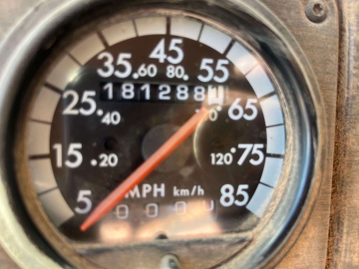 1995-freightliner-fld120-image-8