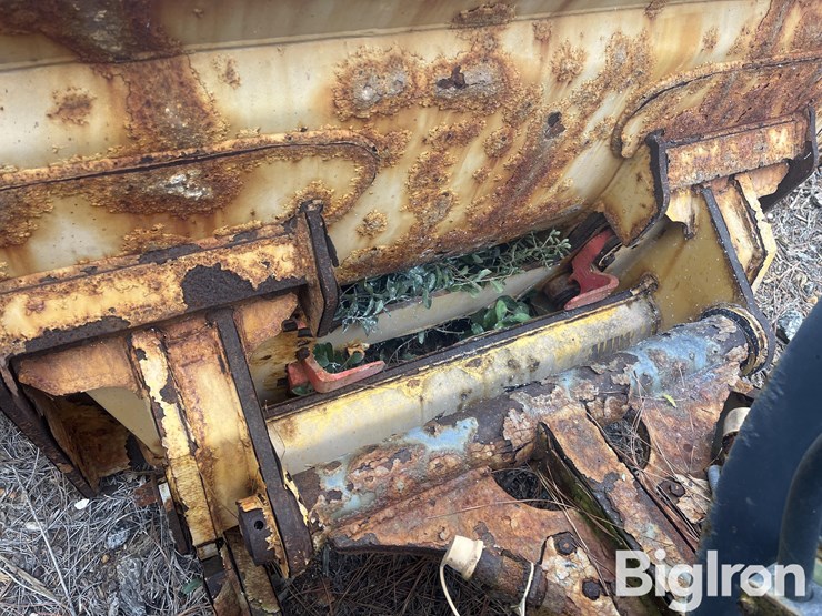 2018-deere-304l-image-10