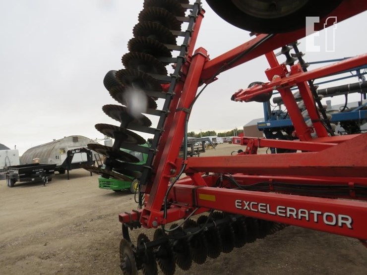 2012-kuhn-krause-8000-30-image-12