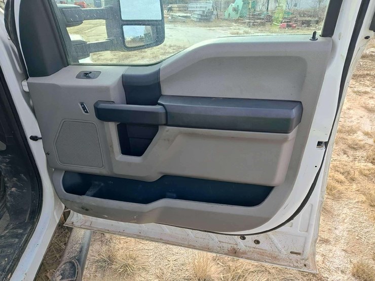 2019-ford-f550-image-12