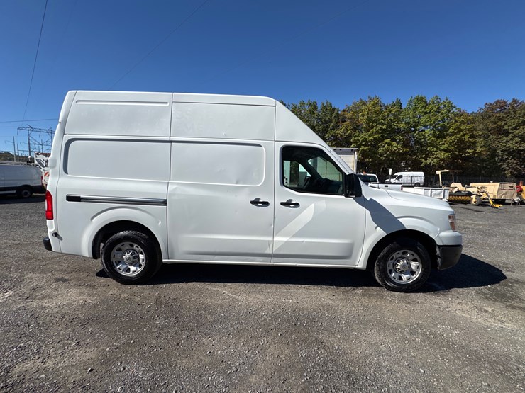2018-nissan-nv2500-image-3