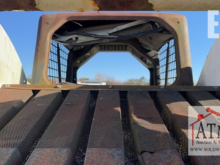 2008-bobcat-t300-image-23