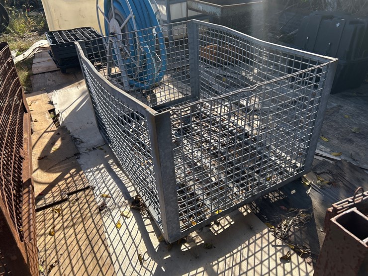 #152-•-42”-x-58”-steel-cage-image-2