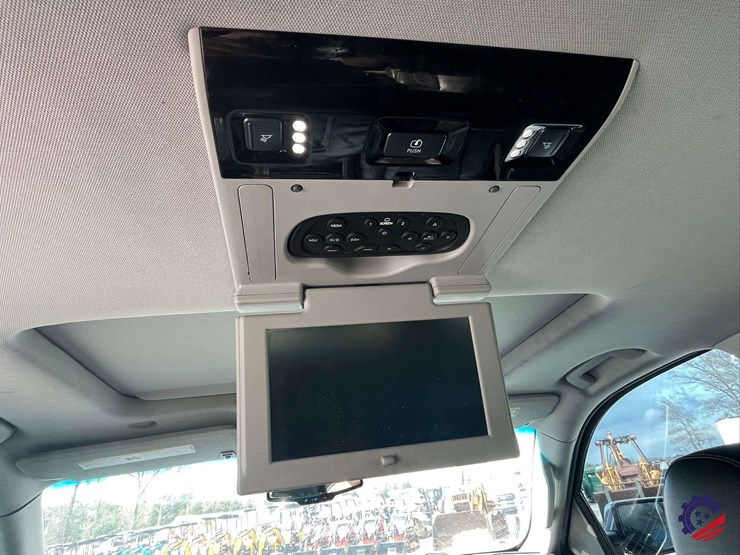 2015-chevrolet-tahoe-ltz-image-60