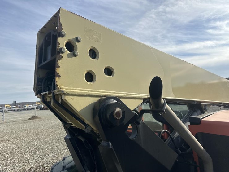 2015-jlg-g6-42a-image-23