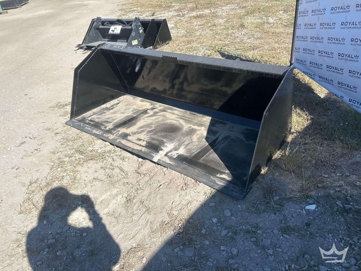 2025-swict-84in-bucket-skid-steer-attachment-image-2