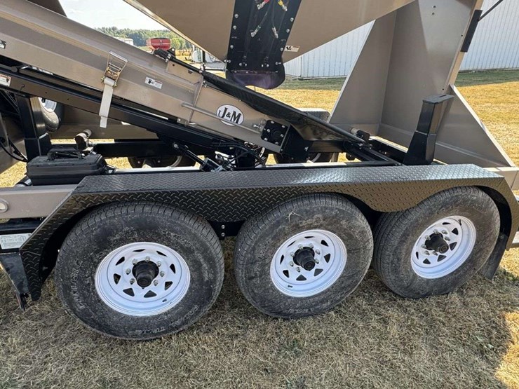 2015-j&m-375st-image-21