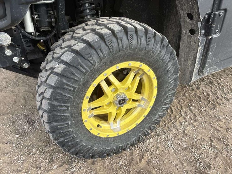 john-deere-gator-image-9