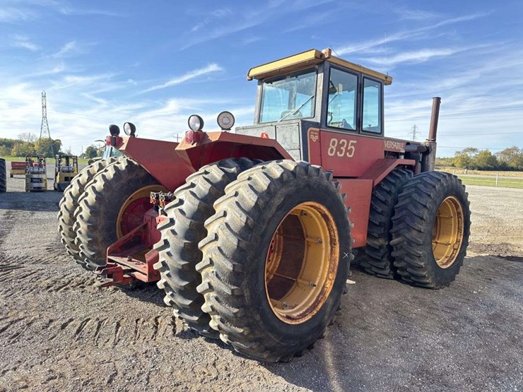 1983-versatile-835-image-7