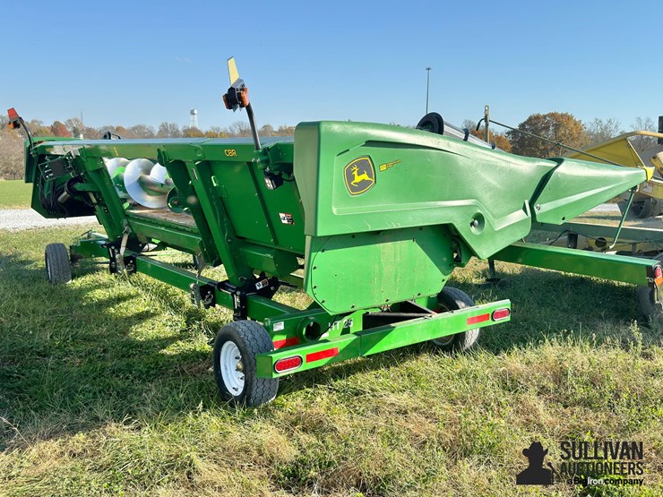 2022-john-deere-c8r-image-7