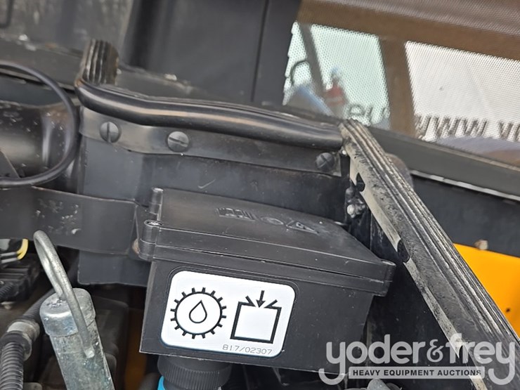 2017-jcb-512-56-image-103