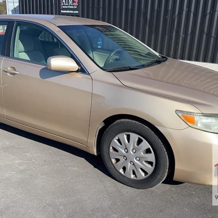 2010 TOYOTA CAMRY LE