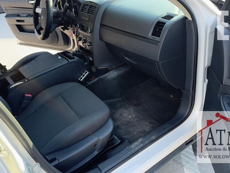 2010-dodge-charger-image-14