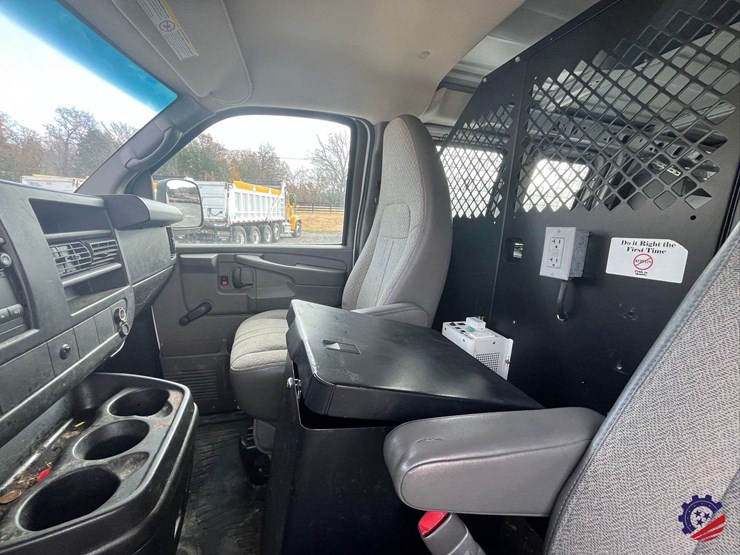 2012-chevrolet-express-van-image-57