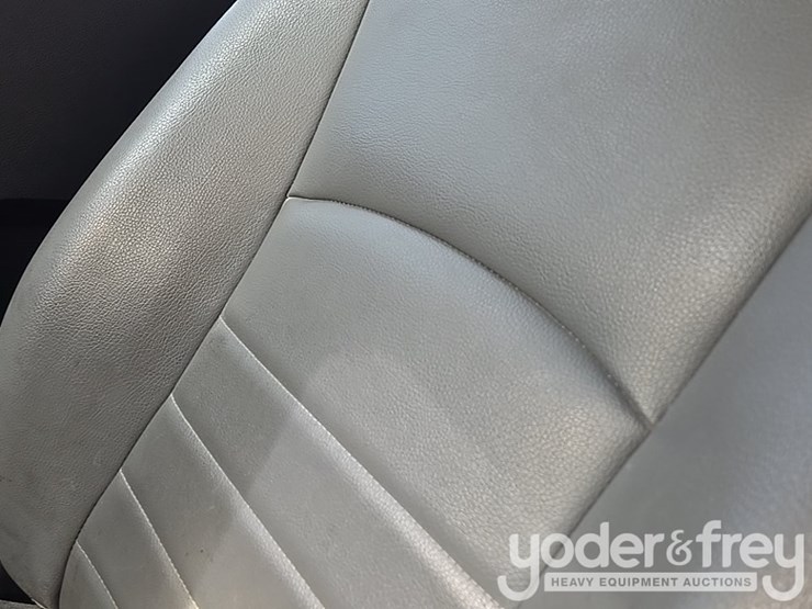 2014-dodge-service-truck-image-95