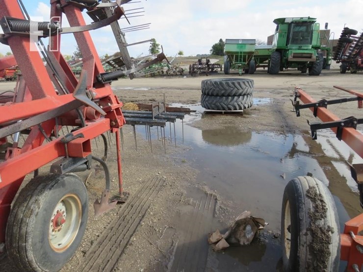 case-ih-4300-image-7