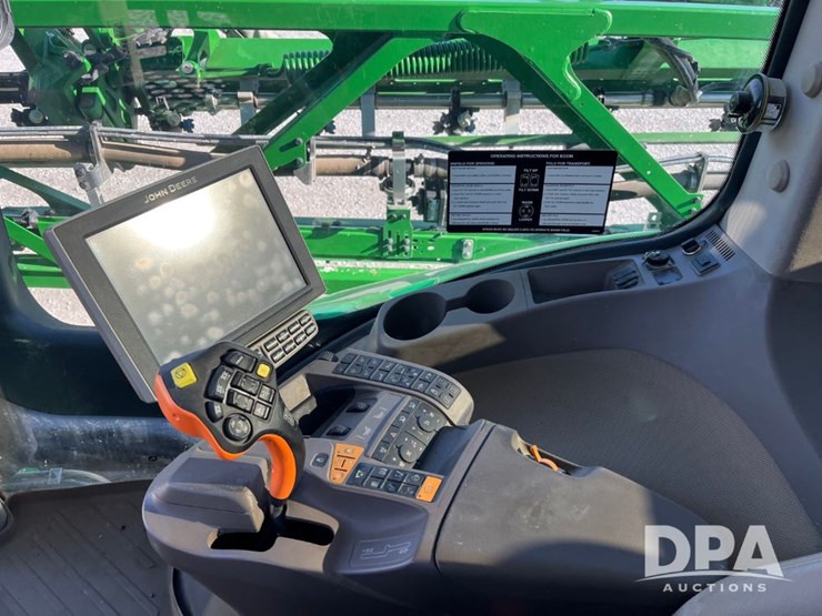 2019-john-deere-r4038-image-72