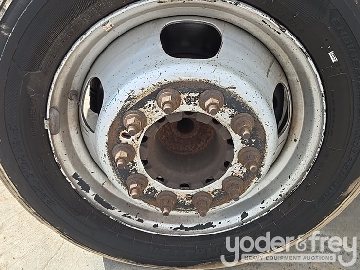 2014-dodge-service-truck-image-29