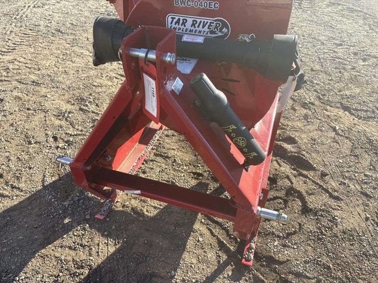 tar-river-implements-bwc-040ec-wood-chipper-image-5