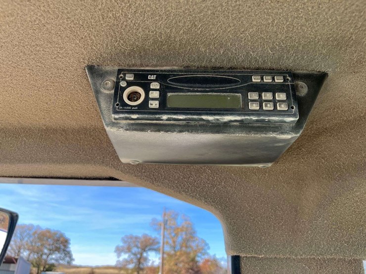 2005-caterpillar-928g-image-12